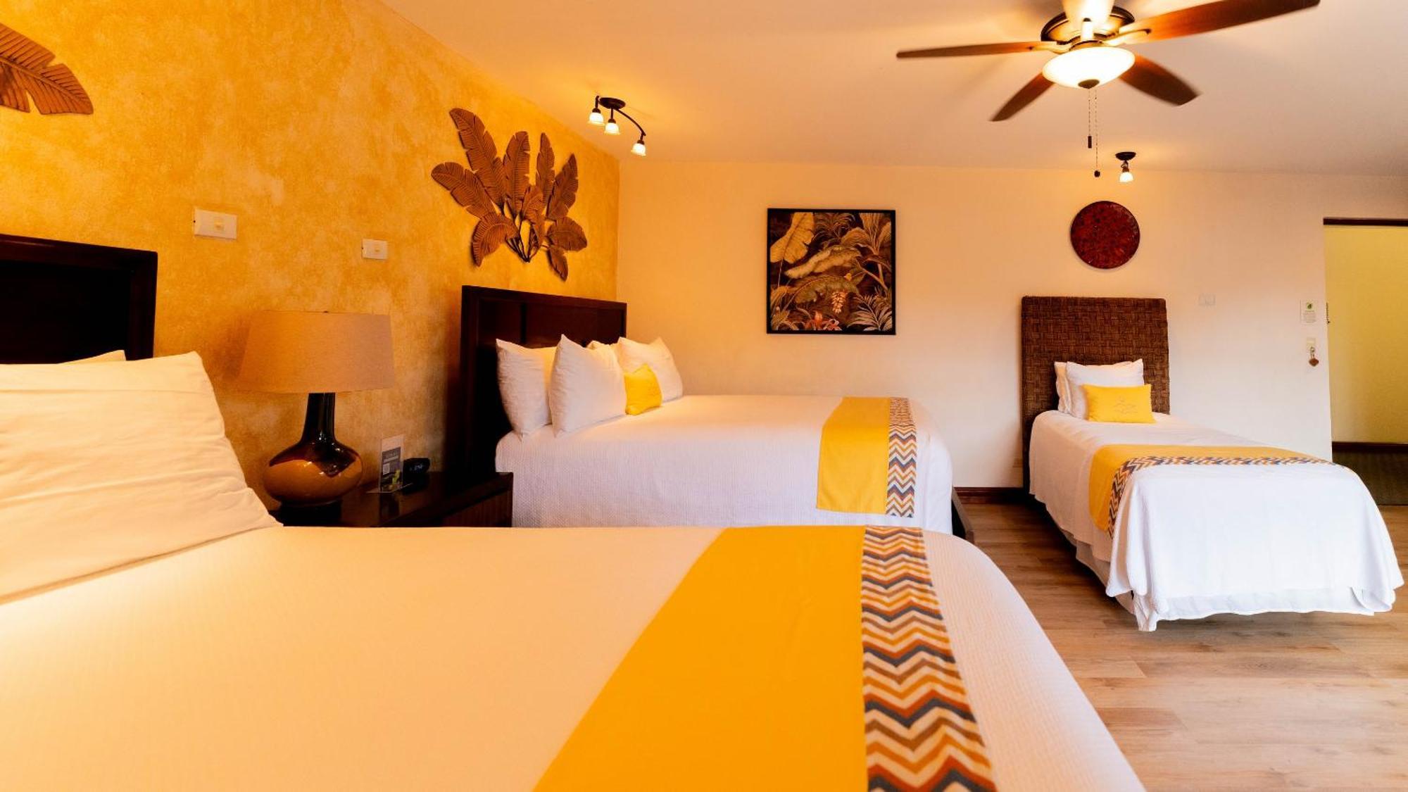 Buena Vista Chic Hotel Pilas Habitación foto